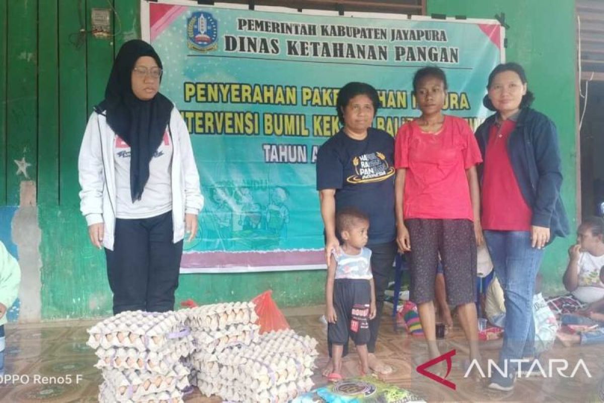 Pemkab Jayapura beri makan bergizi anak-anak Kampung Mamey Kemtuk