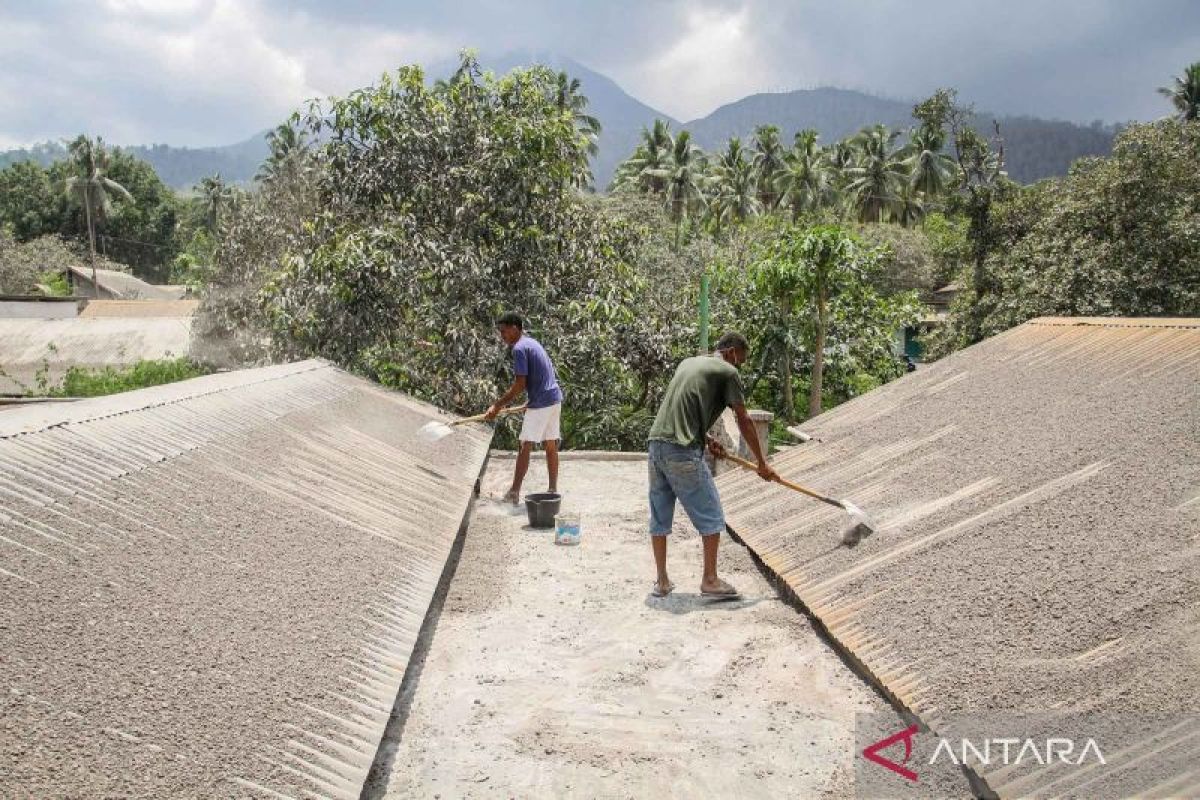 Indonesian Army restores villages affected by Mt. Lewotobi eruption