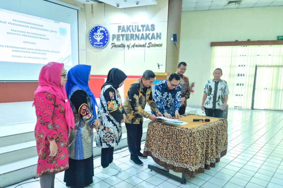 Pemkab Pasuruan studi ke IPB kembangkan mutu produk industri kain sutra