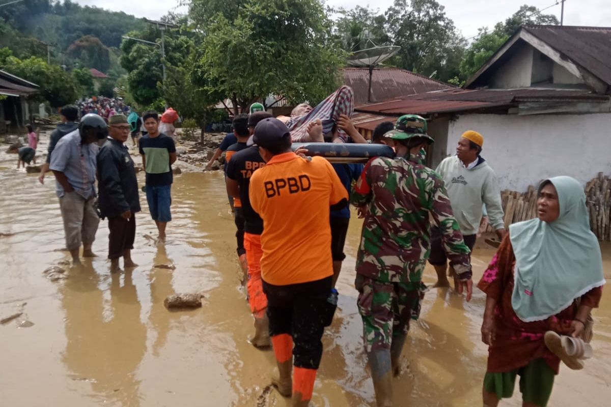 Dua meninggal dan puluhan luka-luka akibat banjir bandang Tapsel