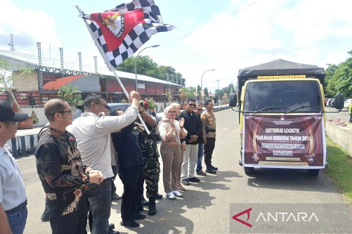 KPU Kapuas distribusikan logistik pilkada untuk lima kecamatan terjauh