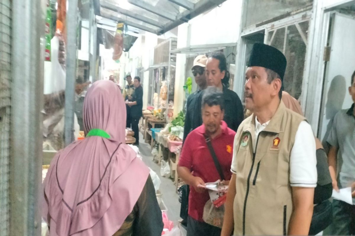 Paslon Marija-Yusron blusukan kampanye di Pasar Bendungan serap aspirasi pedagang