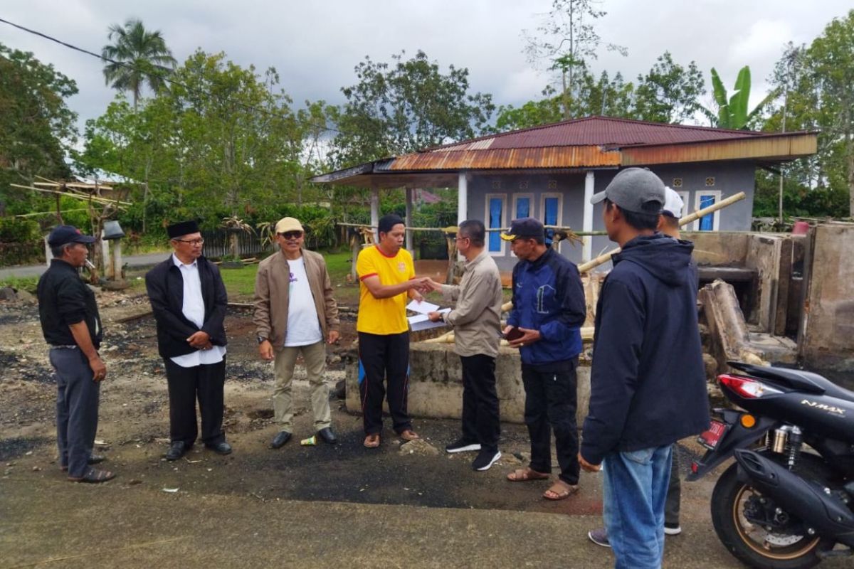 GerAAB Agam salurkan bantuan modal usaha bagi korban kebakaran