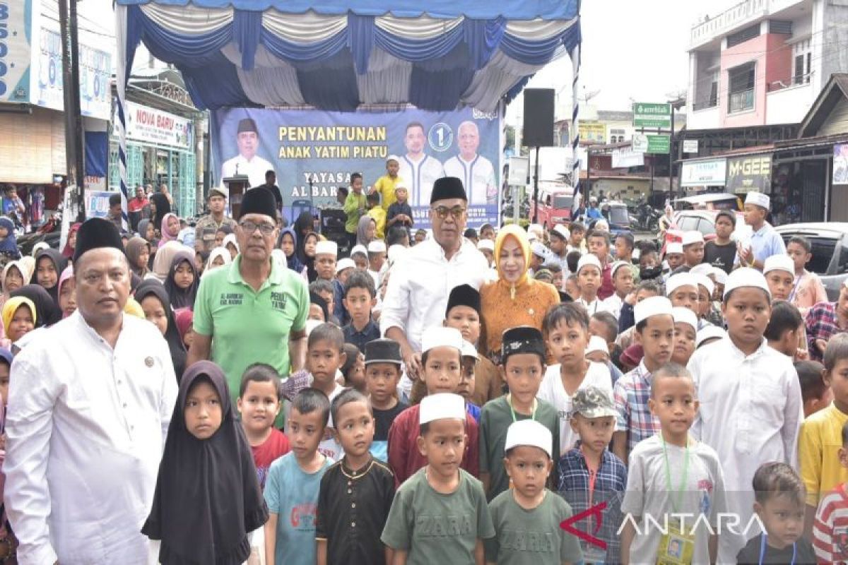 Bobby - Surya santuni ribuan anak yatim di Mandailing Natal