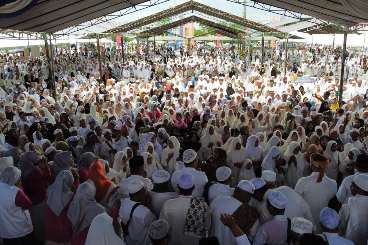 Kampanye akbar H Fani-Habib Taufan diisi salawatan dan doa bersama