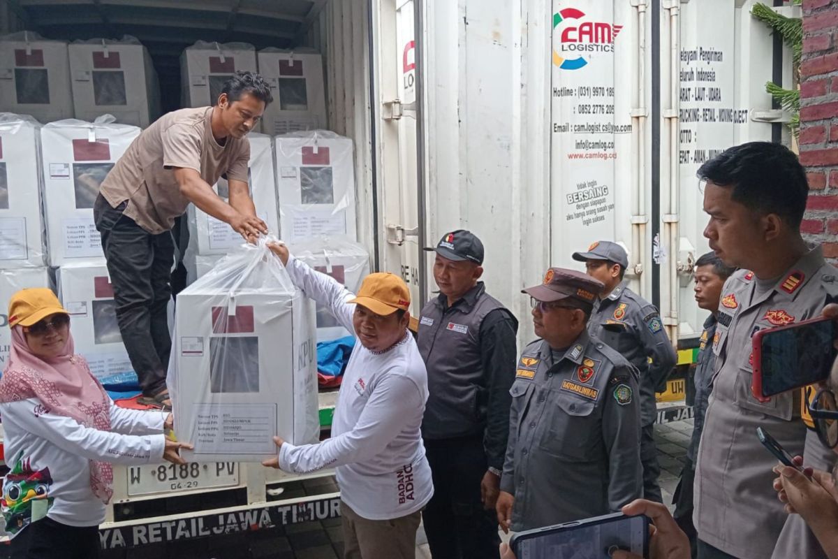 KPU Sidoarjo mulai pengiriman logistik Pilkada Serentak 2024 di Sidoarjo