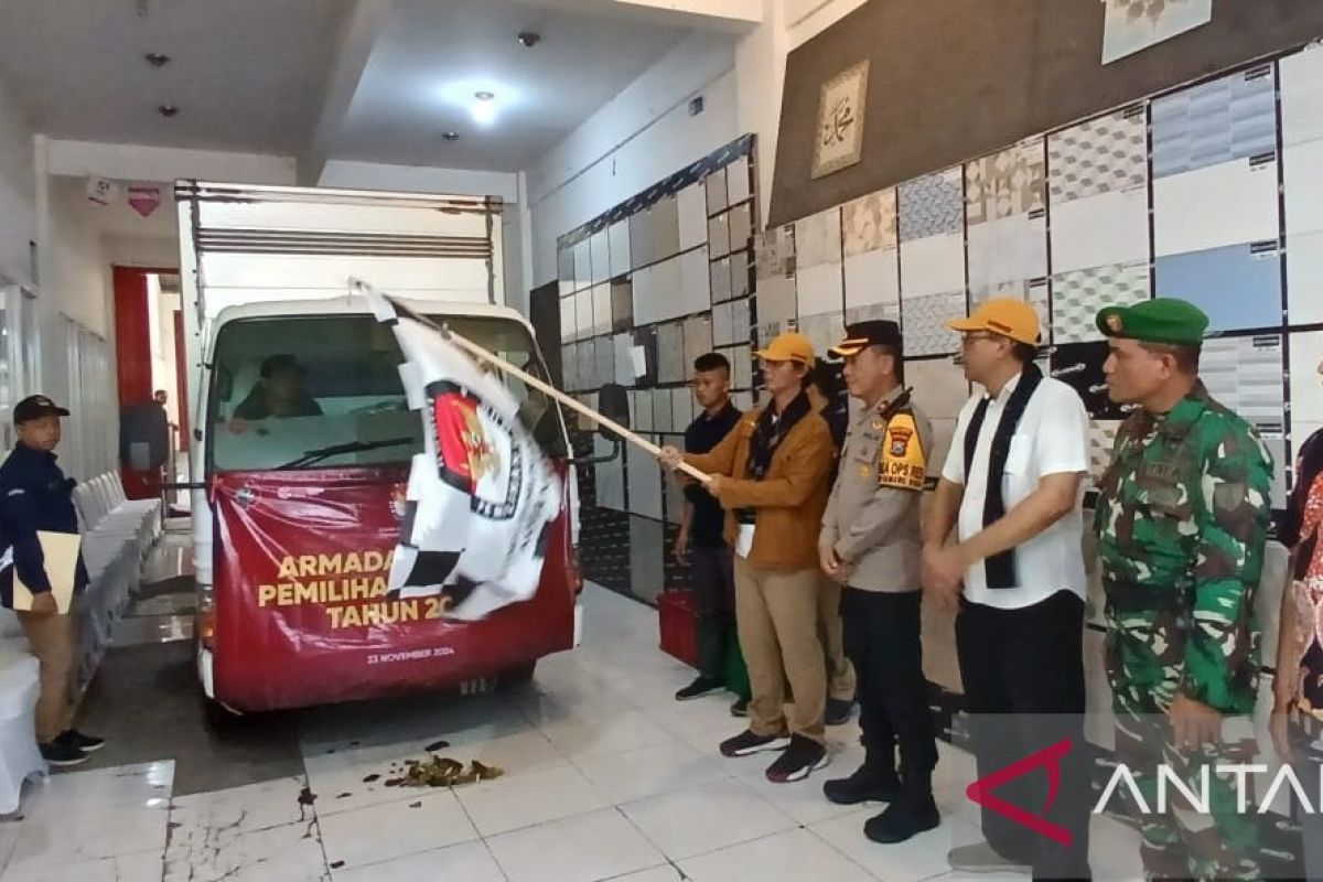 KPU Kota Kediri pasang plastik ekstra untuk amankan logistik