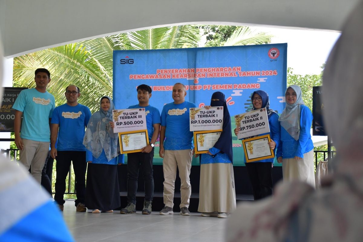 Pengelolaan srsipberkualitas, PT Semen Padang ganjar penghargaan kepada unit kerja terbaik