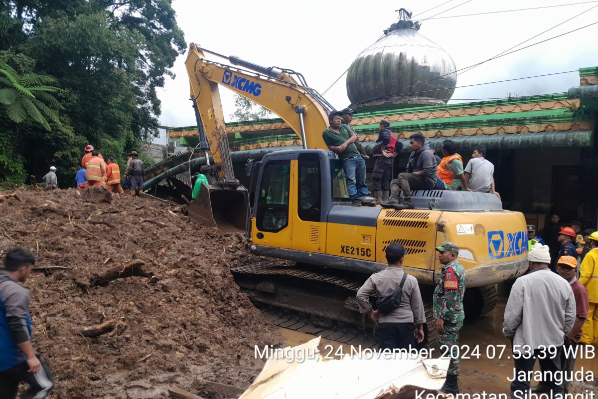 4 orang tewas dan 6 hilang akibat longsor di Karo