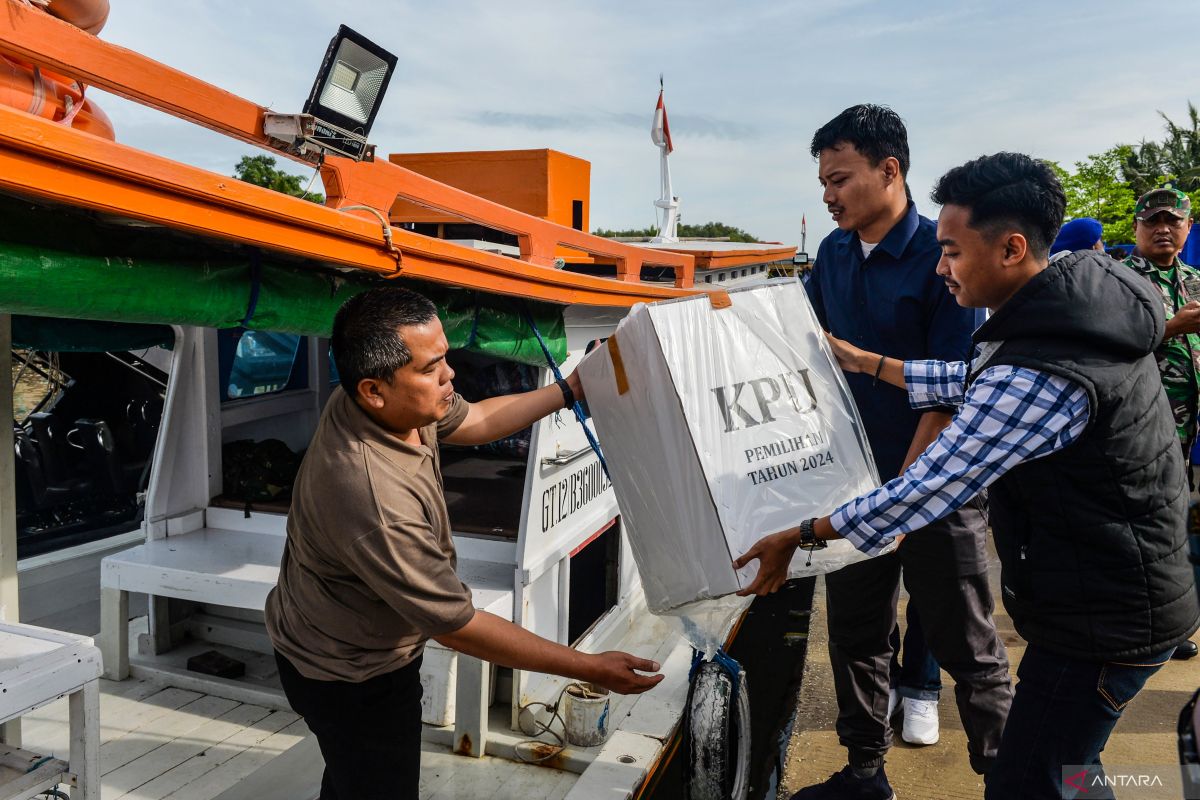 KPU Banten prioritaskan salurkan logistik Pilkada ke wilayah terpencil