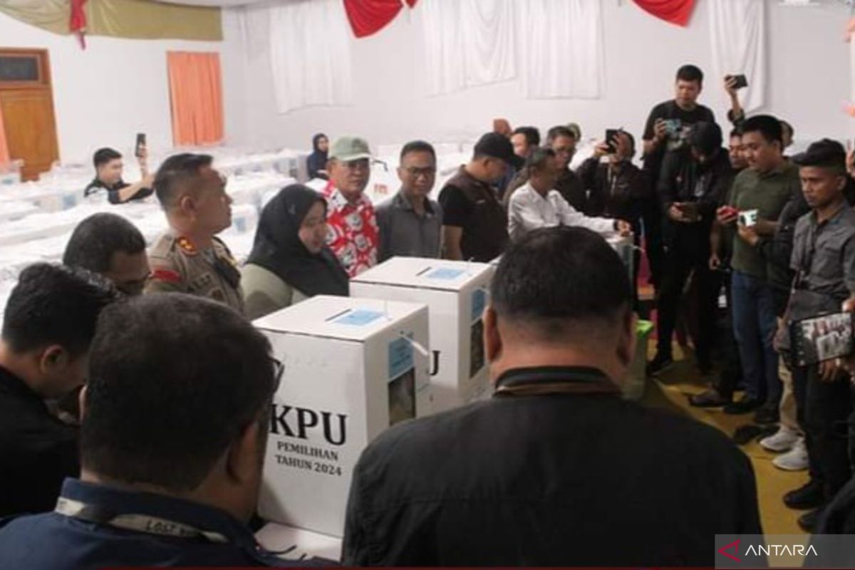 KPU Bone Bolango segel kotak suara Pilkada 2024