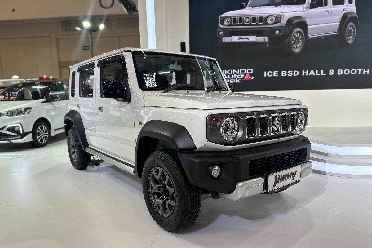 Makin ganteng, varian baru Jimny "Rhino White" mejeng di GJAW 2024