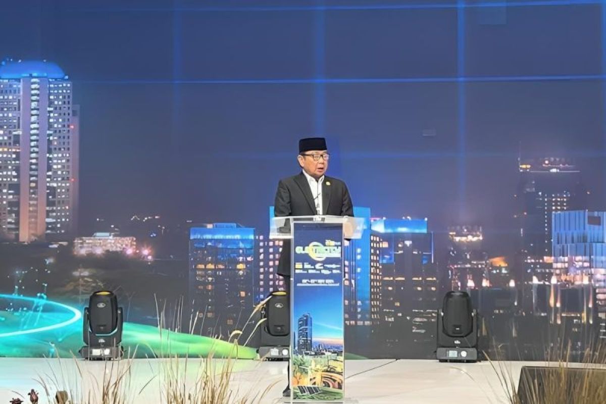 Di Electricity Connect 2024, Komut PLN jabarkan strategi jitu tarik investasi hijau untuk transisi energi