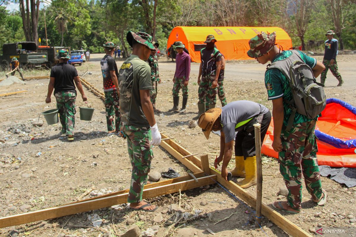 Rumah sementara untuk korban Gunung Lewotobi siap pada akhir tahun: menteri