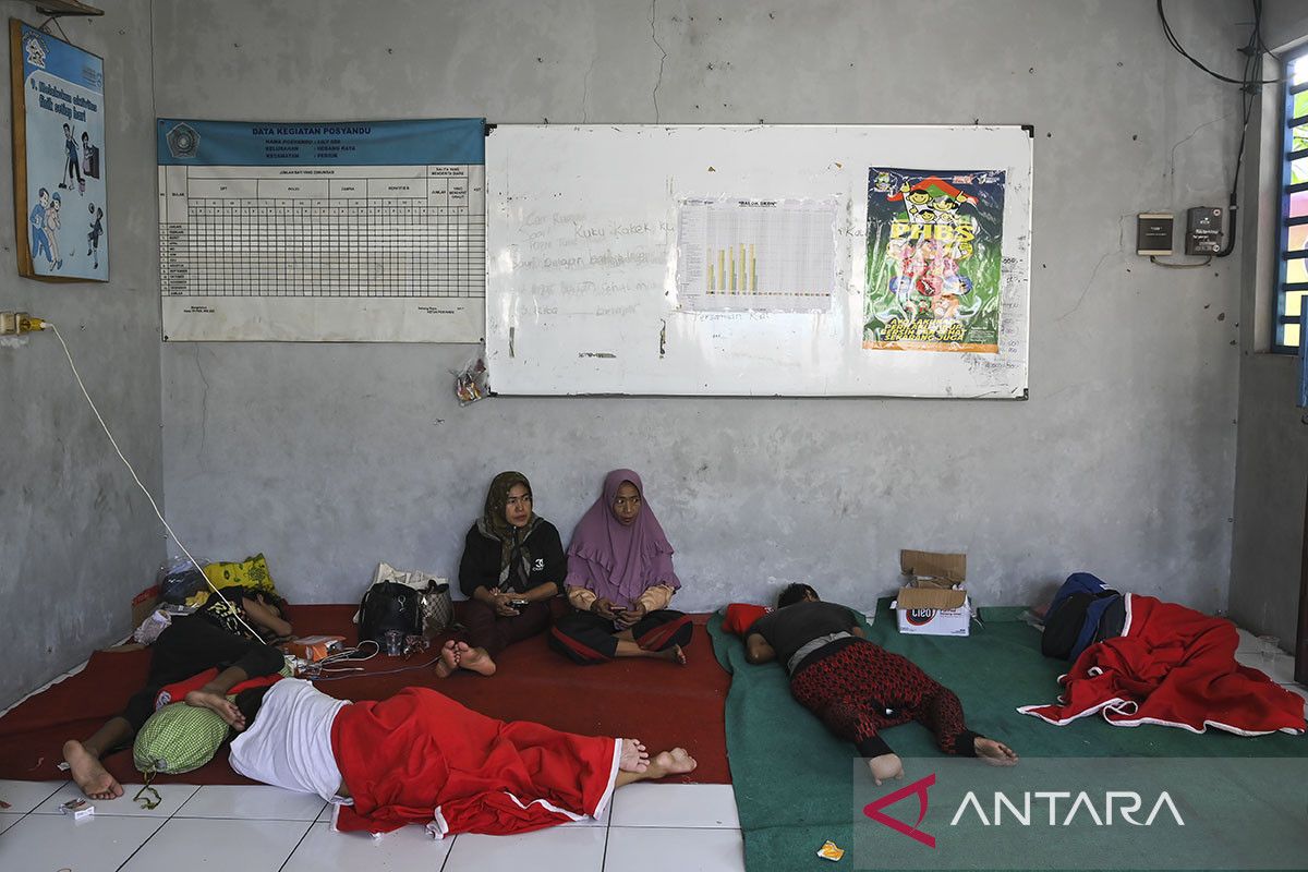 Posko pengungsian bencana banjir di Tangerang