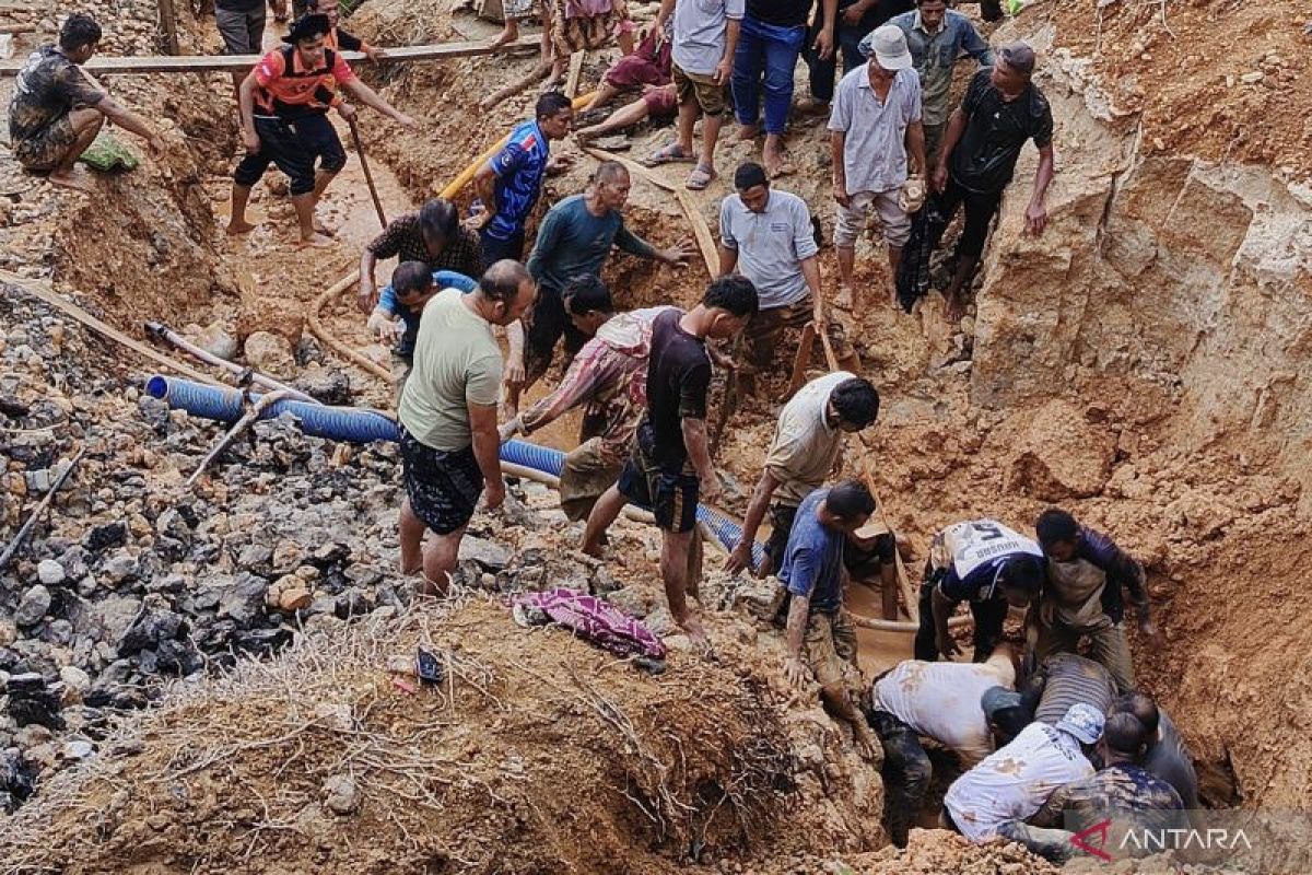 Penambang emas tradisional di Aceh Barat meninggal dunia tertimbun longsor