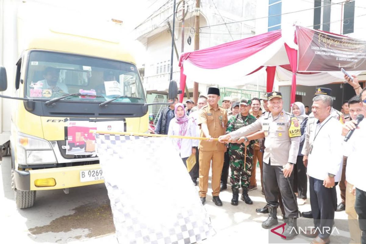 KPU Tanjabbar mulai distribusikan logistik pilkada, Sekda tekankan koordinasi dan pengawalan