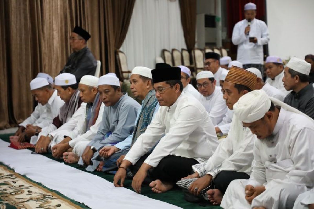 Lapsus-Pemkab HSS sholat hajat dan doa bersama sambut hari jadi ke-74