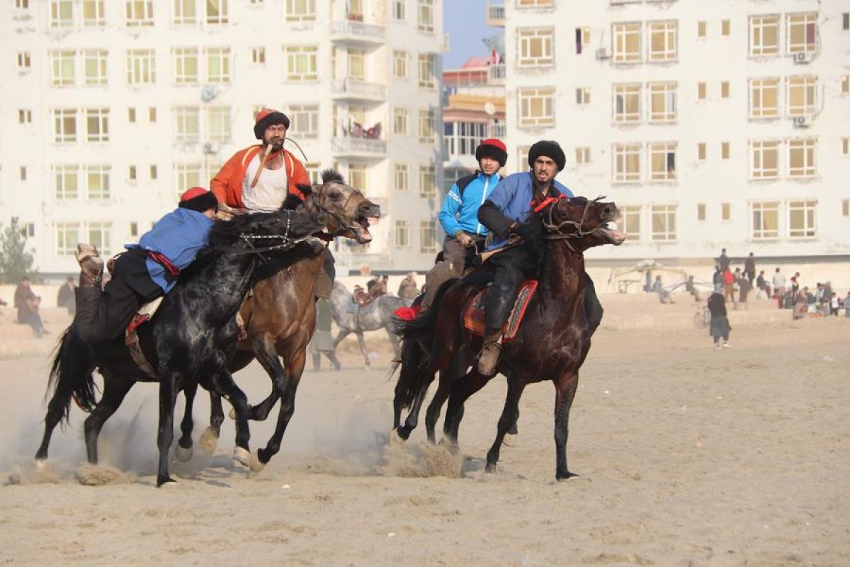 Album Asia: Menengok keseruan Buzkashi, ajang "berebut kambing" oleh para penunggang kuda Afghanistan