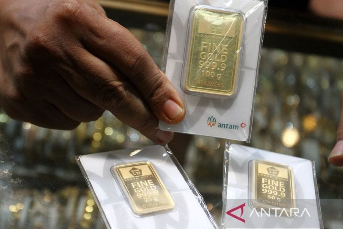 Harga emas Antam hari ini stabil