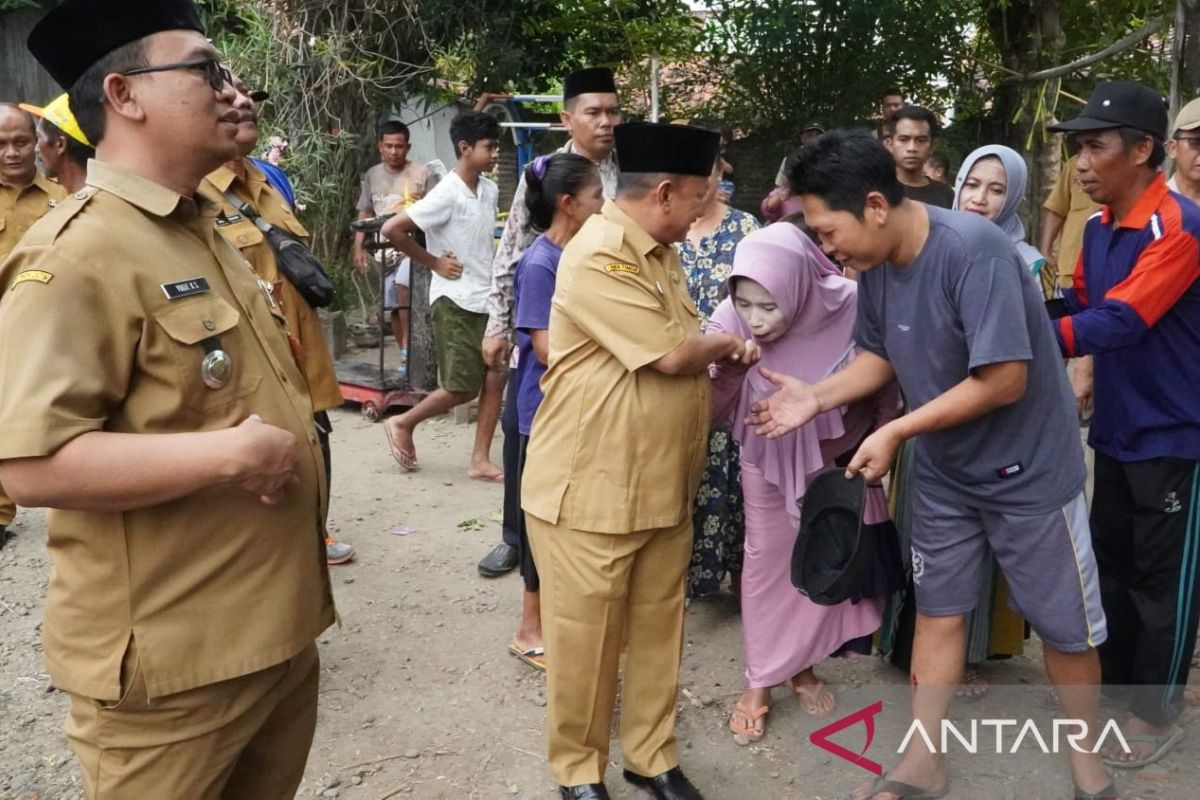 Pemkab Situbondo berikan bansos kepada korban kebakaran