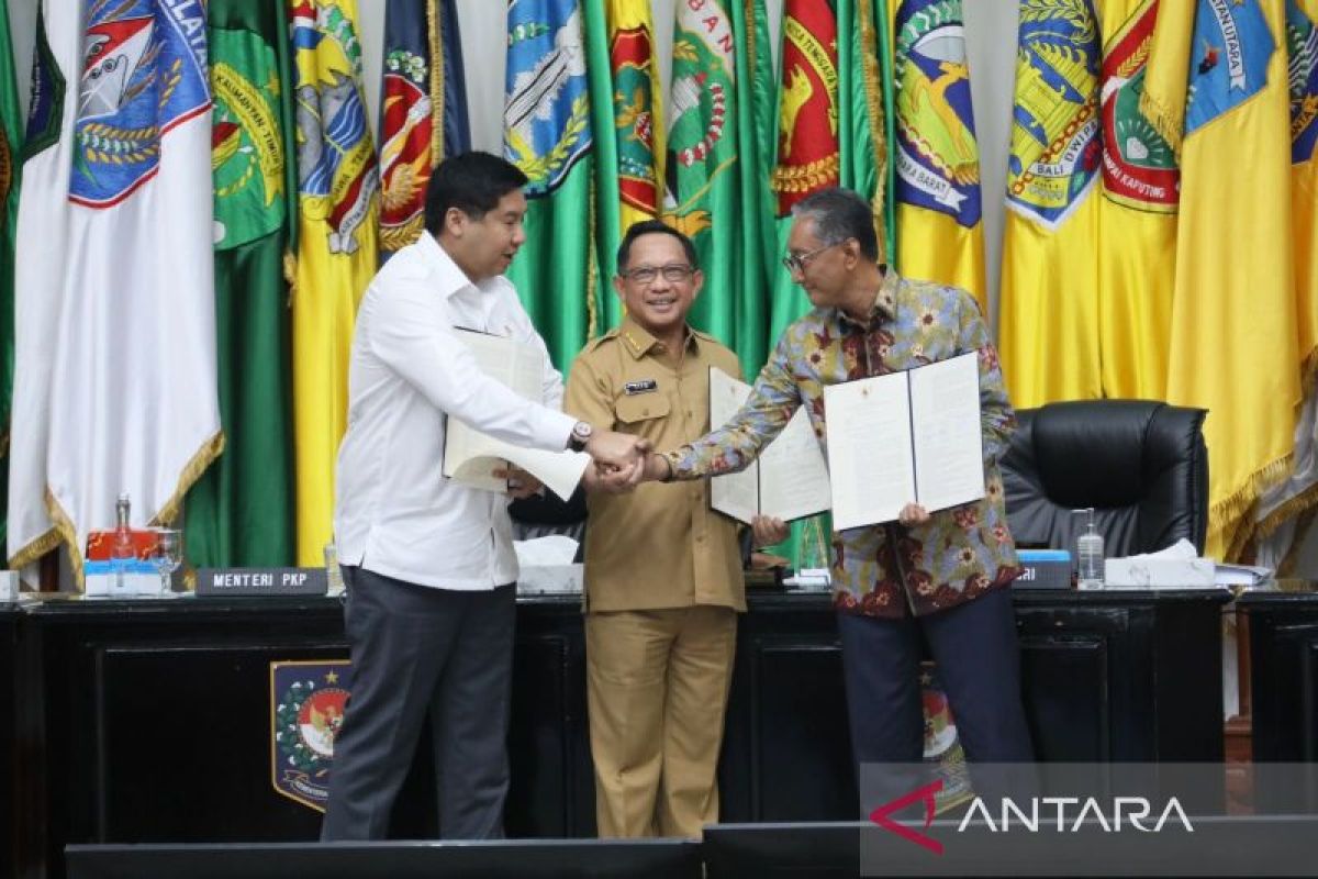 Tiga menteri teken SKB percepat pembangunan  tiga juta rumah MBR