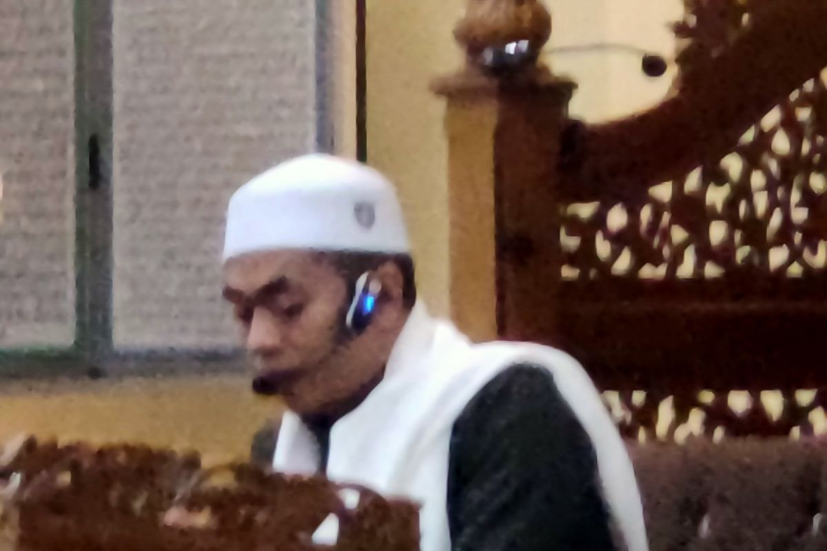 Ustadz Madnur ingatkan pentingnya ilmu dan adab