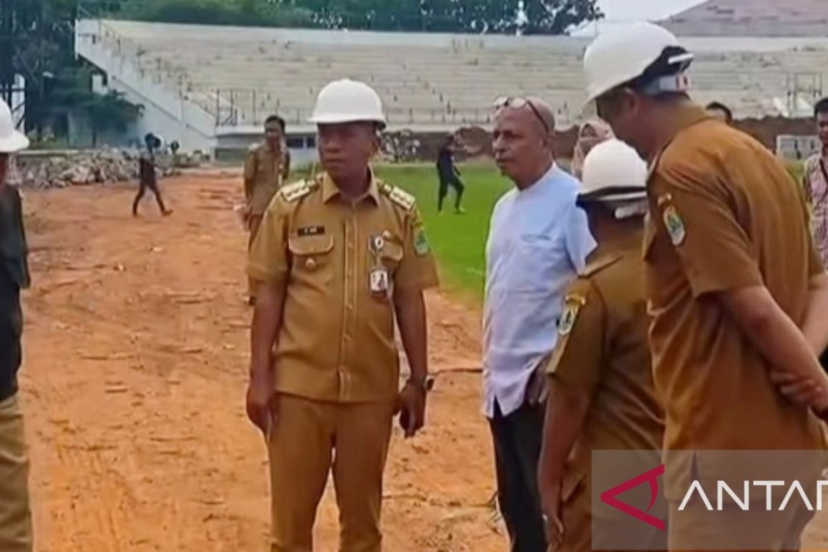 Bupati Karawang kecewa atas lambannya progres renovasi stadion Singaperbangsa