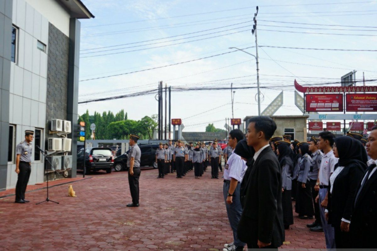 Kadiv Keimigrasian Kemenkumham Sumsel apresiasi disiplin pegawai