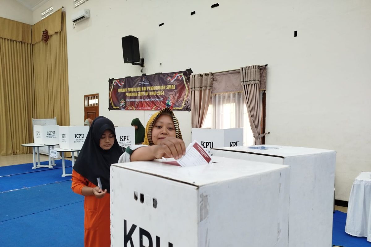 KPU Ponorogo gelar simulasi coblosan untuk evaluasi kesiapan logistik