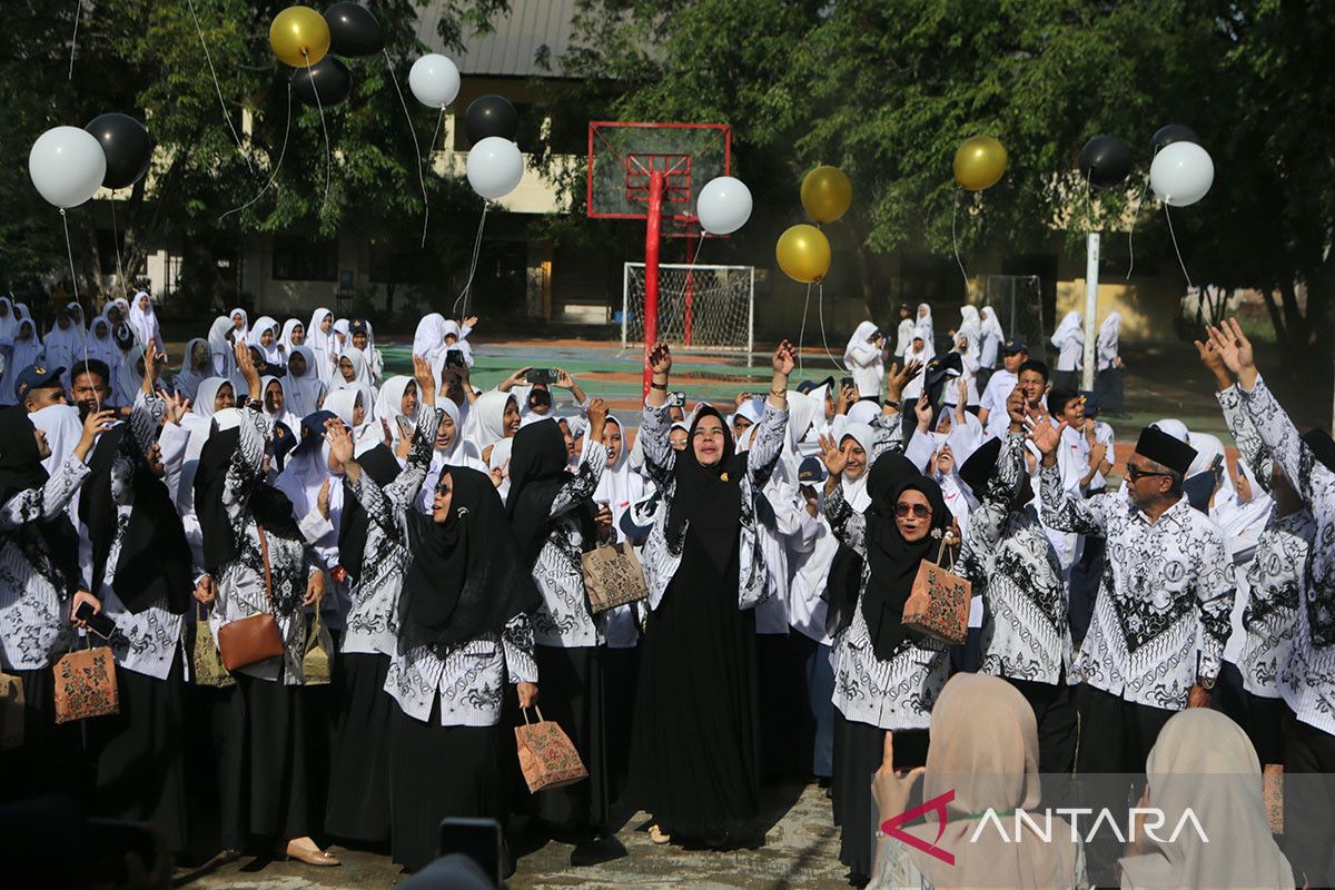 FOTO - Guru hebat Indonesia kuat