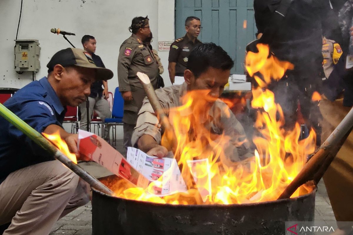 KPU Kota Malang musnahkan surat suara rusak dan cacat produksi