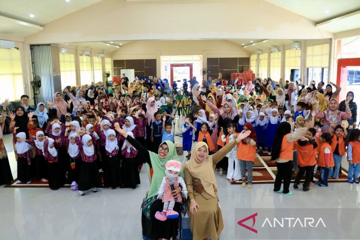 Dispersip Kalsel tanamkan etika anak pada Hari Dongeng Nasional