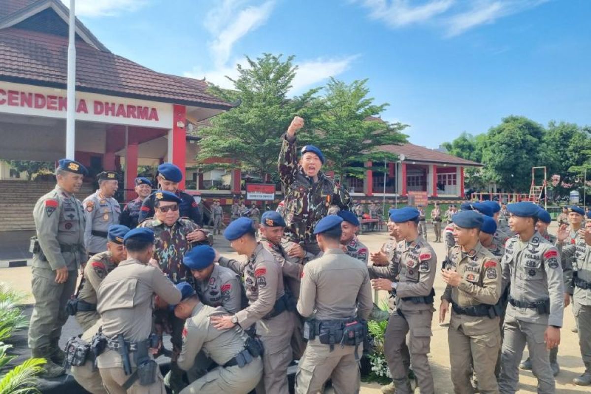 Irvan Zuladry, PNS Bea Cukai dianugerahi Warga Kehormatan Korps Brimob Polri