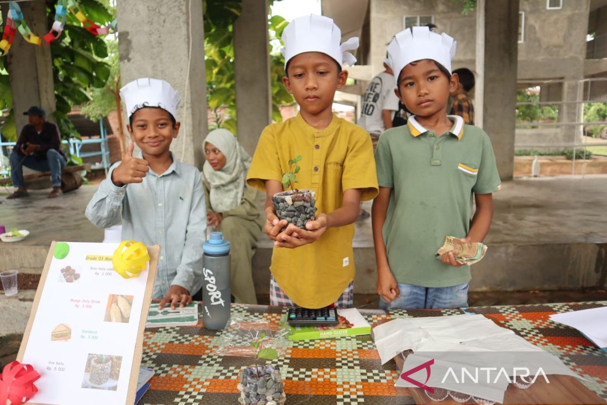 AINS Banda Aceh gelar bazar tumbuhkan semangat wirausaha pelajar