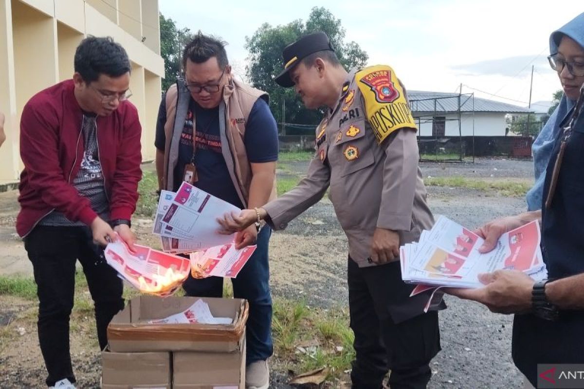 KPU Belitung musnahkan ratusan surat suara lebih dan rusak