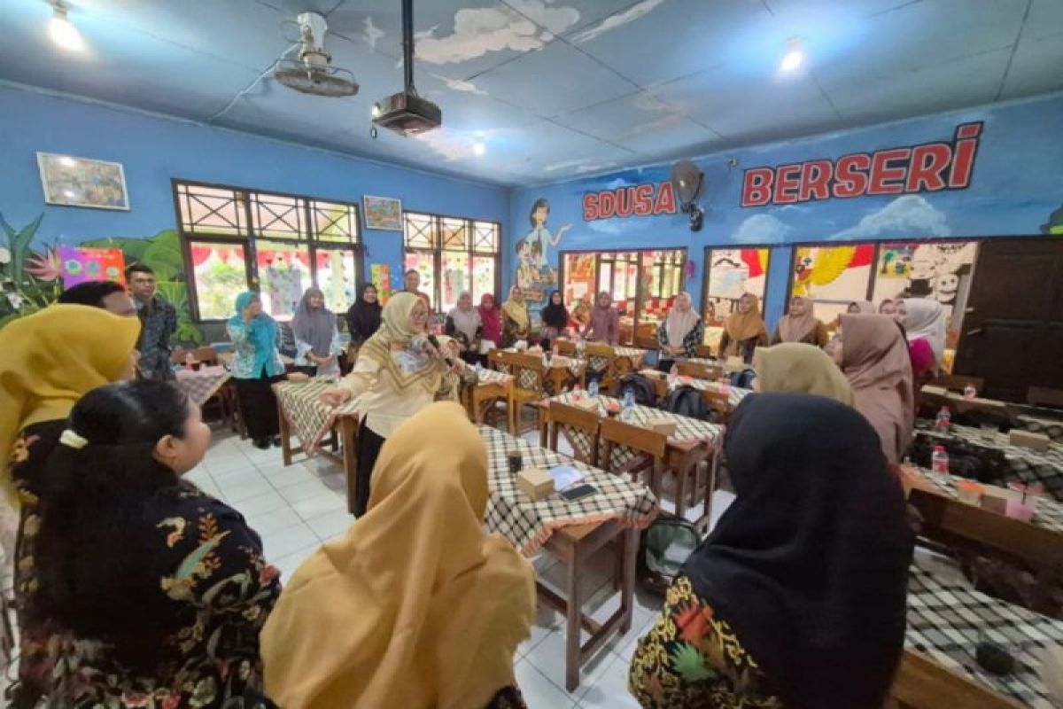 Pemkab  Batang apresiasi kepedulian PLTU masifkan literasi sekolah