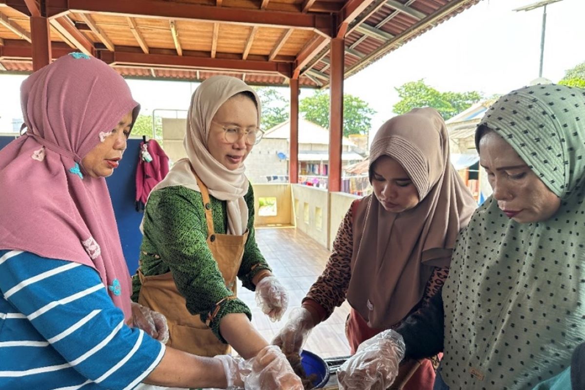 PHE OSES berdayakan kelompok perempuan Pulau Sabira olah ikan laut