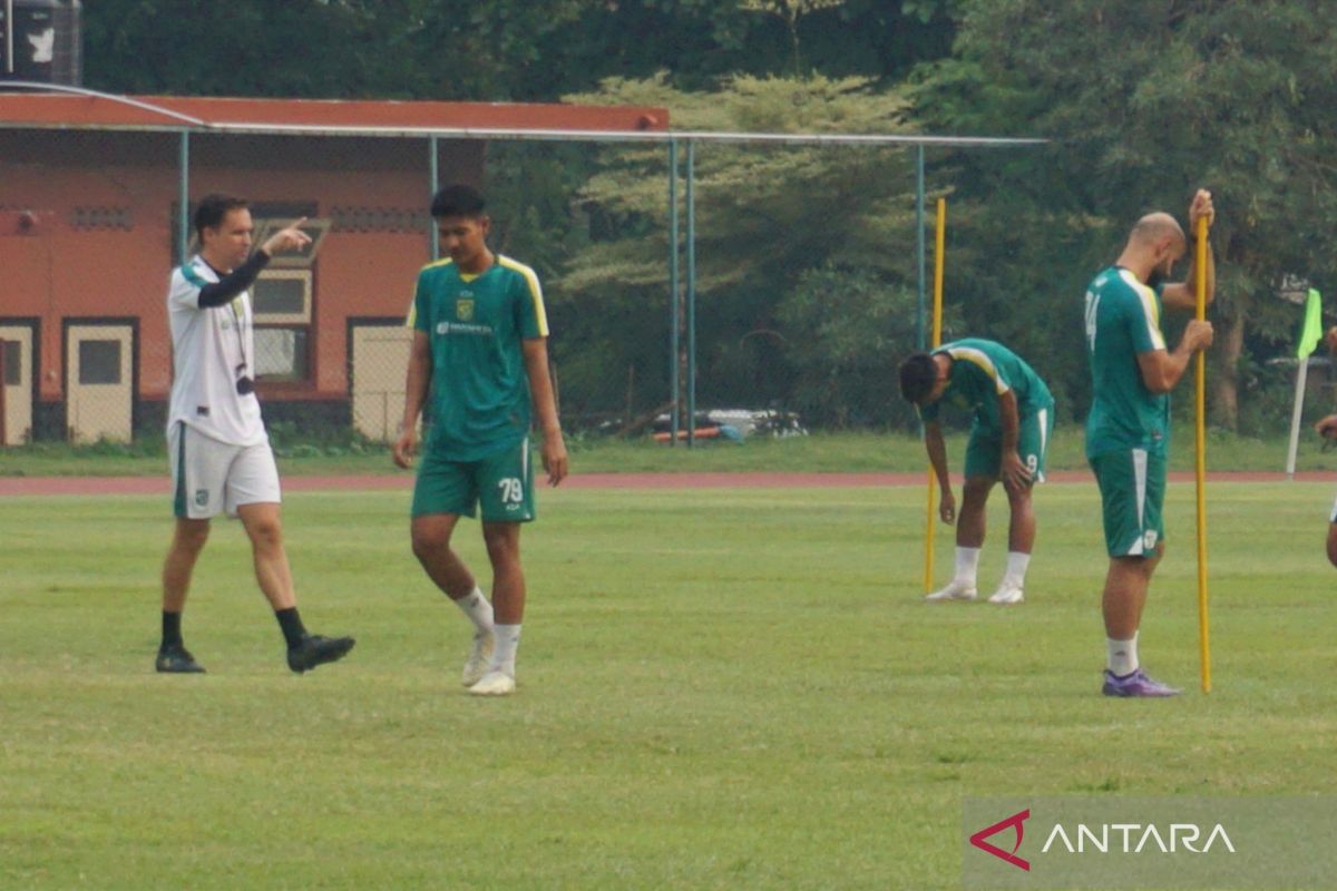 Munster wajibkan pemain Persebaya latihan meski Pilkada serentak 2024