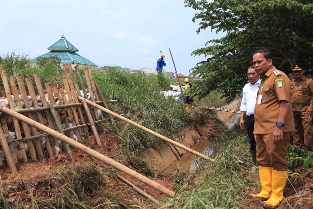 Pemprov Banten siap bantu bangun turap permanen di Periuk