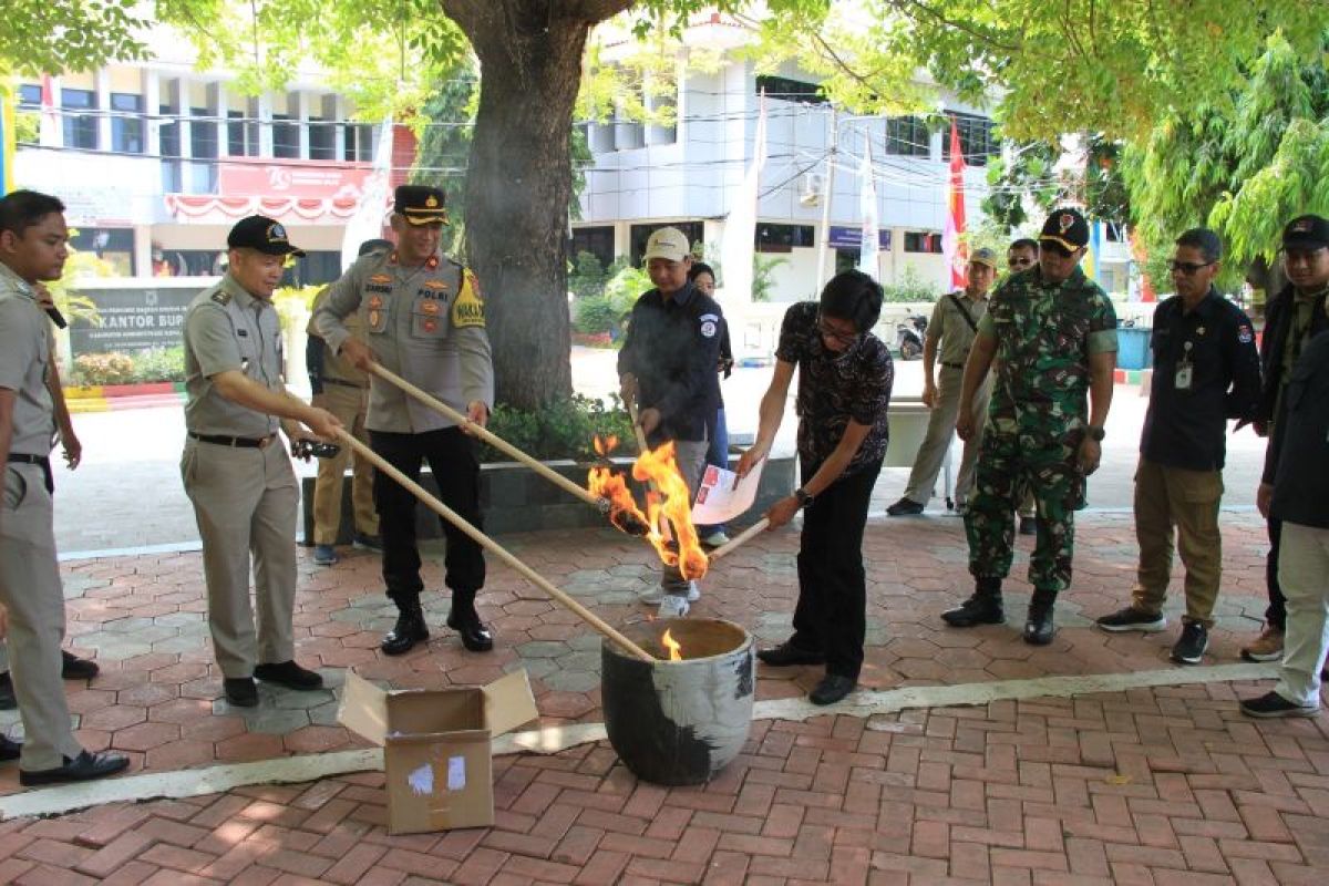 KPU Kepulauan Seribu musnahkan 227 lembar surat suara rusak