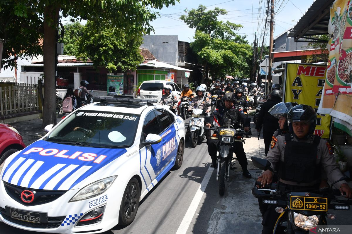 Patroli gabungan pengamanan Pilkada di Madiun