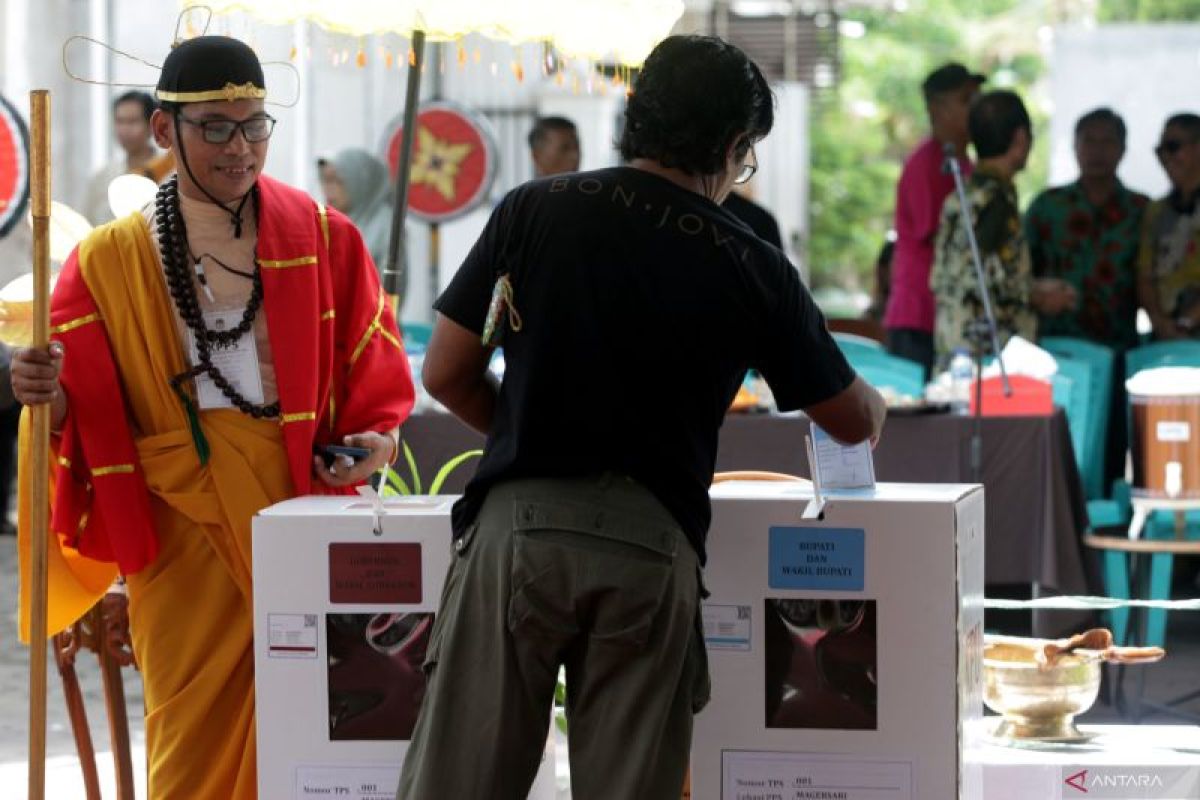 TPS bertema toleransi lima agama di Sidoarjo