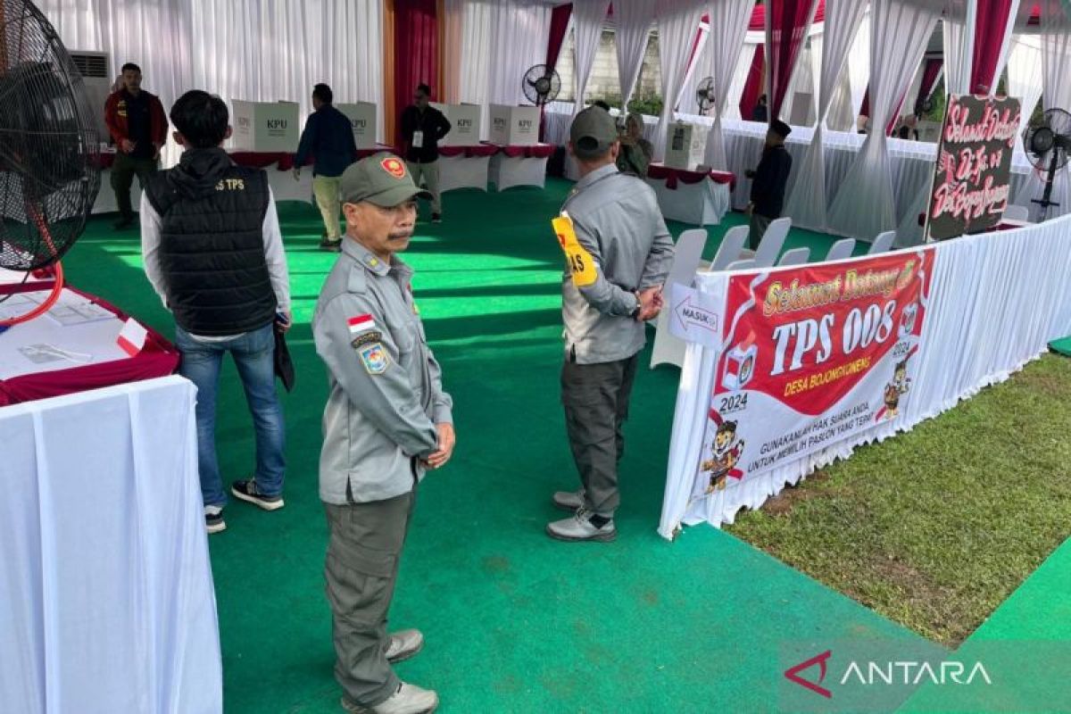 Presiden Prabowo gunakan hak pilih di TPS 08 Bojong Koneng Bogor