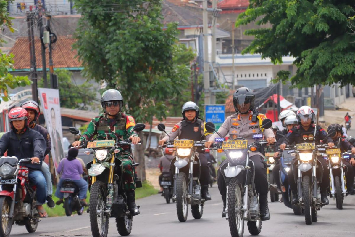 Kapolresta Bandarlampung-Dandim tinjau pengamanan TPS Pilkada 2024