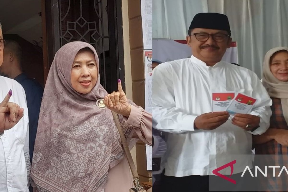 Calon Bupati Sukabumi didampingi istri saat salurkan hak pilih di TPS