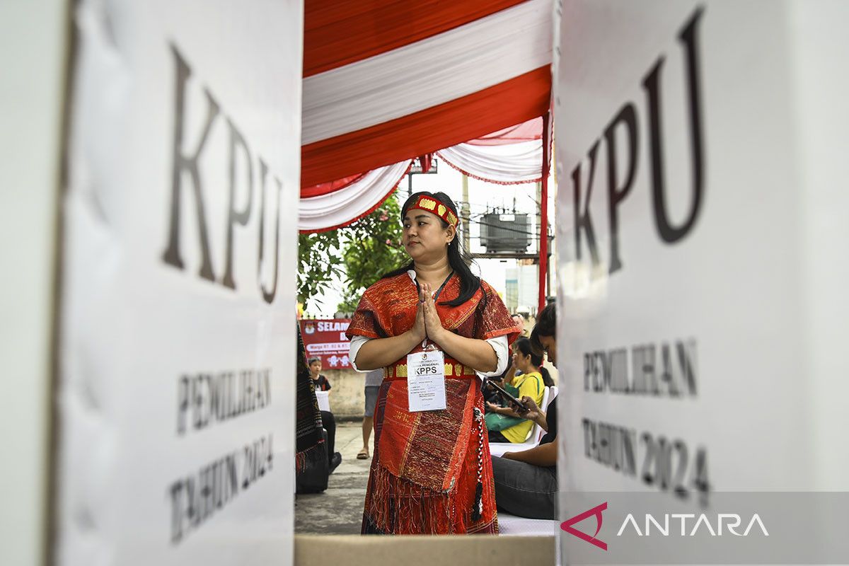 TPS bertema adat Sibolga di Kota Tangerang, Banten