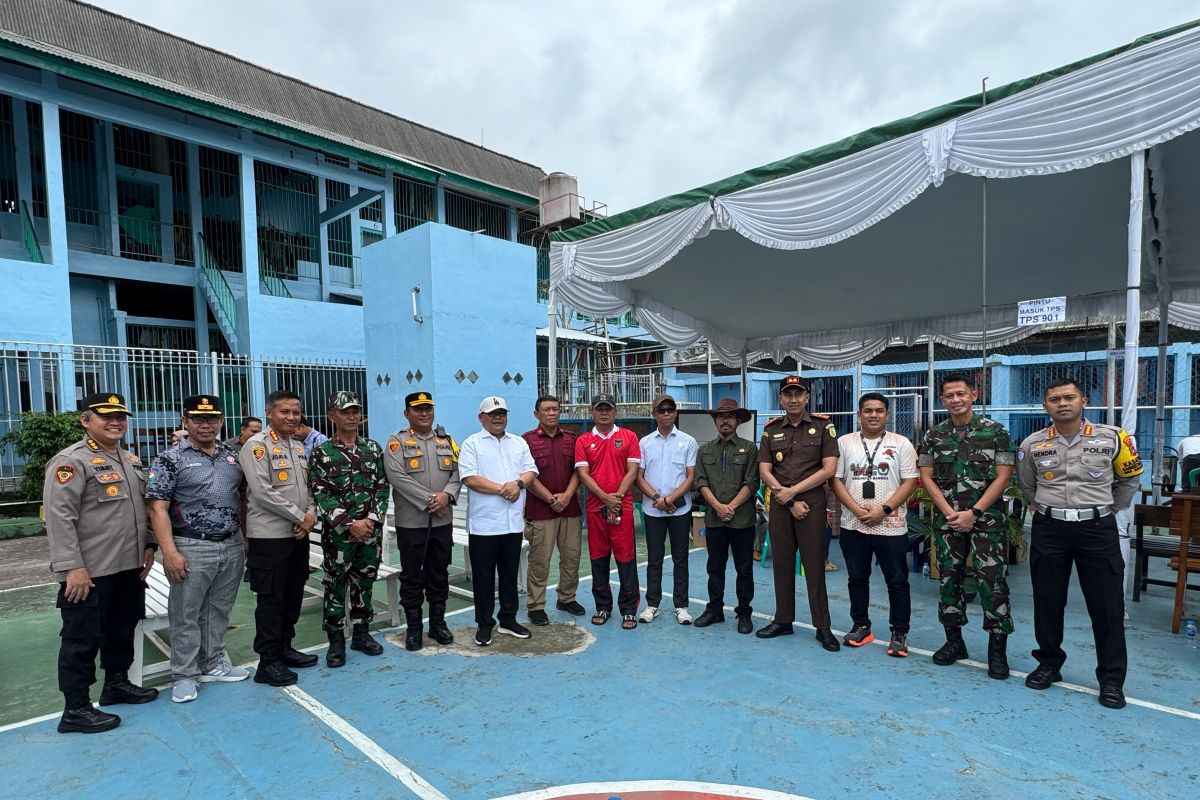 Pj Bupati Bangka tinjau pelaksanaan pilkada di Lapas Sungailiat