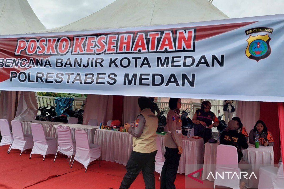 Polrestabes Medan dirikan posko kesehatan beri pelayanan medis bagi warga terdampak banjir