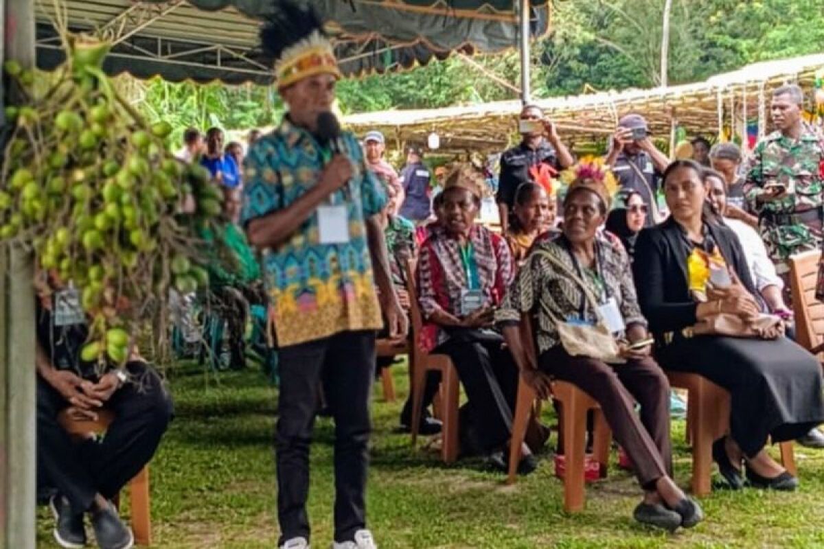 Ministry supports social forestry for indigenous Papuan communities